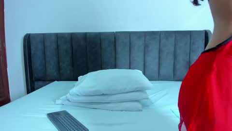 Snapshot of valtira_nova chatting on 02-14-25, 03:43 valtira nova online show from 02-14-25, 03:43