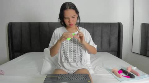 Snapshot of valtira_nova chatting on 02-27-25, 03:47 valtira nova online show from 02-27-25, 03:47