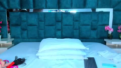 Snapshot of valtira_nova chatting on 09-14-25, 07:46 valtira nova online show from 09-14-25, 07:46