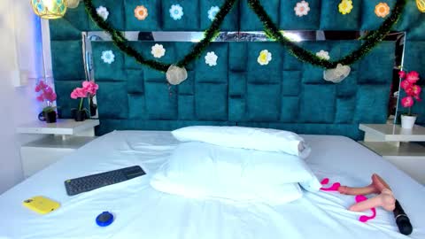 Snapshot of valtira_nova chatting on 12-19-25, 08:05 valtira nova online show from 12-19-25, 08:05