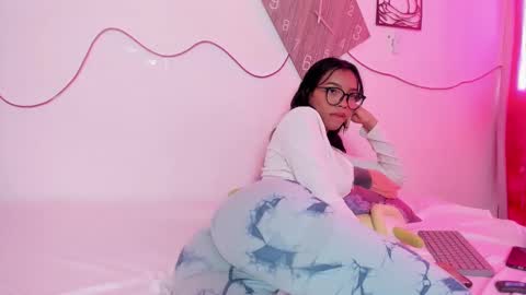 Snapshot of valy_hot chatting on 09-17-25, 02:41 valeria online show from 09-17-25, 02:41