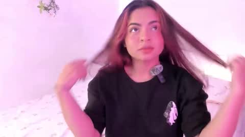 Snapshot of valy_shyness chatting on 11-18-25, 01:55 valy_shyness online show from 11-18-25, 01:55