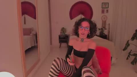 Snapshot of valyturner chatting on 07-07-26, 12:24 online show from 07-07-26, 12:24