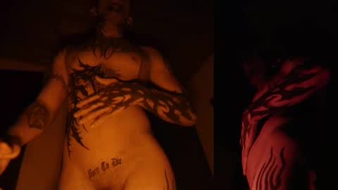 david guzman i model independenthelp me with a thumbs up online show from 02-24-25, 06:38