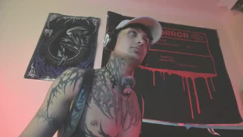 david guzman i model independenthelp me with a thumbs up online show from 09-11-25, 02:44