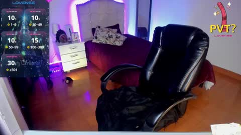 Snapshot of vampirella_crazy chatting on 12-07-24, 10:28 Valeria online show from 12-07-24, 10:28