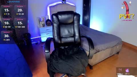 Snapshot of vampirella_crazy chatting on 02-11-25, 07:27 Valeria online show from 02-11-25, 07:27