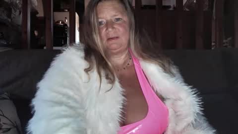 vampwoman online show from 01-02-25, 03:51