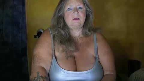 vampwoman online show from 05-04-26, 07:04