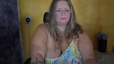 Snapshot of vampwoman chatting on 07-07-26, 08:07 vampwoman online show from 07-07-26, 08:07