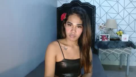 vampy_ebony_laxine online show from 12-17-25, 10:10