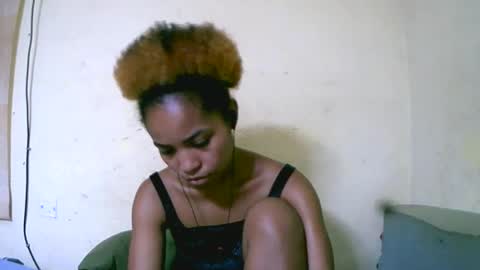 Snapshot of vanah344375 chatting on 10-13-25, 04:56 vanah344375 online show from 10-13-25, 04:56