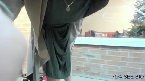 vanessa online show from 12-24-24, 01:27