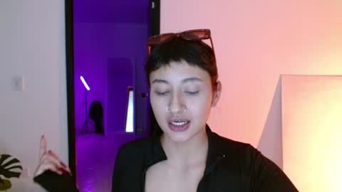 Snapshot of vandalovee chatting on 01-09-25, 02:43 Babi Alu online show from 01-09-25, 02:43