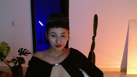 Snapshot of vandalovee chatting on 01-10-25, 10:17 Babi Alu online show from 01-10-25, 10:17