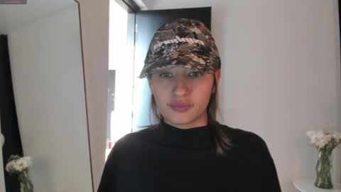 Snapshot of vandalovee chatting on 01-12-26, 10:37 Babi Alu online show from 01-12-26, 10:37