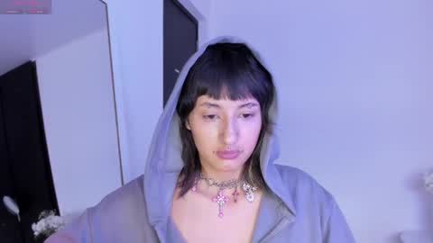 Snapshot of vandalovee chatting on 01-14-26, 01:06 Babi Alu online show from 01-14-26, 01:06