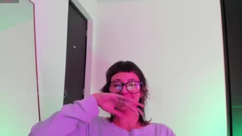 Snapshot of vandalovee chatting on 01-16-26, 07:51 Babi Alu online show from 01-16-26, 07:51