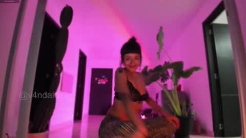 Snapshot of vandalovee chatting on 02-08-26, 04:16 Babi Alu online show from 02-08-26, 04:16