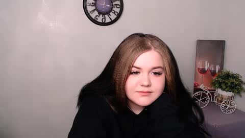 Snapshot of vandaray_ chatting on 03-07-25, 07:52 Vanda online show from 03-07-25, 07:52