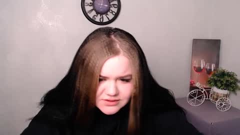 Snapshot of vandaray_ chatting on 03-07-25, 10:56 Vanda online show from 03-07-25, 10:56