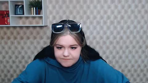 Snapshot of vandaray_ chatting on 03-10-25, 01:21 Vanda online show from 03-10-25, 01:21