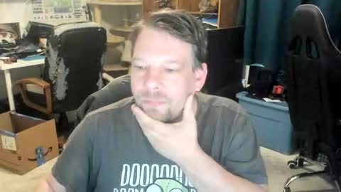 Snapshot of vandonh chatting on 11-11-25, 11:16 vandonh online show from 11-11-25, 11:16