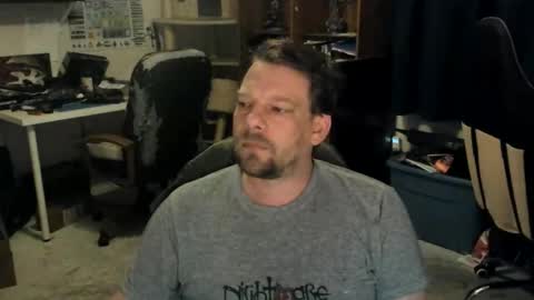 Snapshot of vandonh chatting on 11-17-25, 04:18 vandonh online show from 11-17-25, 04:18