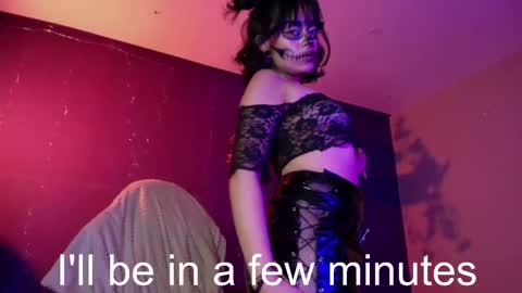 Vanelope online show from 10-31-25, 07:26