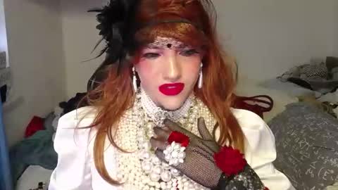 vanesacrossri online show from 10-30-25, 08:27