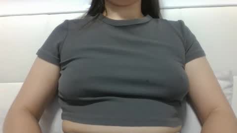 Snapshot of vanesajewel chatting on 10-29-25, 10:55 VanesaJewel online show from 10-29-25, 10:55