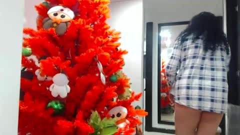 Snapshot of vanesam chatting on 01-22-25, 04:23 vanessa and samantha online show from 01-22-25, 04:23