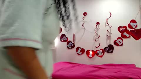 Snapshot of vanesam chatting on 02-16-25, 08:11 vanessa and samantha online show from 02-16-25, 08:11