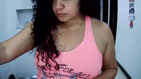 Snapshot of vanesam chatting on 10-19-25, 05:19 vanessa and samantha online show from 10-19-25, 05:19