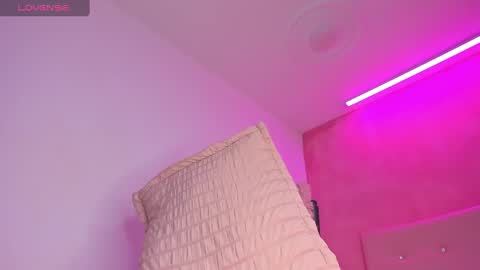 Snapshot of vaness_dior chatting on 12-08-24, 10:47 vaness_dior online show from 12-08-24, 10:47