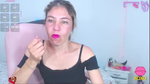 Snapshot of vanessa_21__ chatting on 10-05-25, 12:09 vanessa_21__ online show from 10-05-25, 12:09