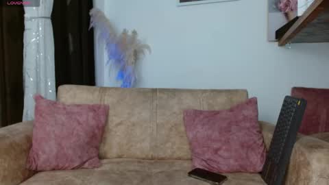 Snapshot of vanessa_brett_1 chatting on 04-30-26, 01:23 vanessa online show from 04-30-26, 01:23