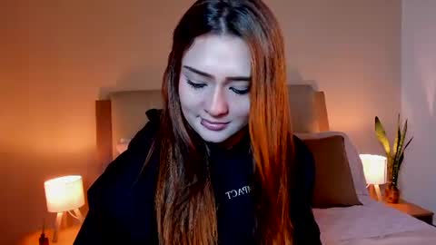 vanessa_foxyy online show from 06-19-26, 07:50