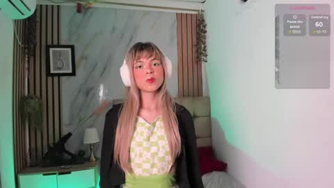 Snapshot of vanessa_jenner chatting on 06-12-26, 09:14 vanessa_jenner online show from 06-12-26, 09:14