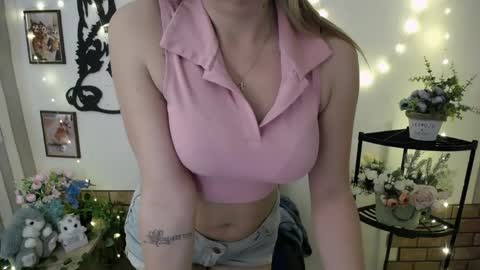 Vanessa online show from 04-15-26, 12:12