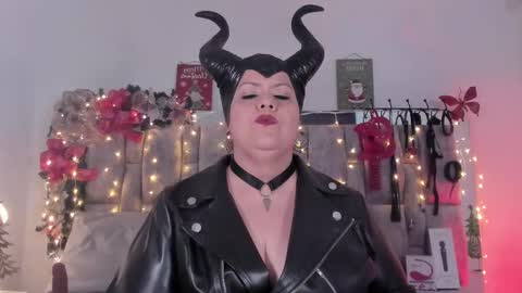 Vanessa online show from 12-28-24, 03:04