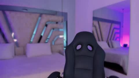 vanessaduval online show from 10-29-25, 04:59