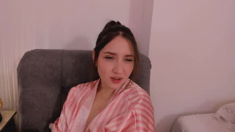 vanessajohnsonn online show from 04-09-26, 01:27