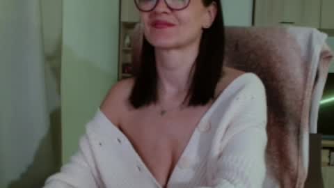 Vanessa online show from 11-30-25, 05:39