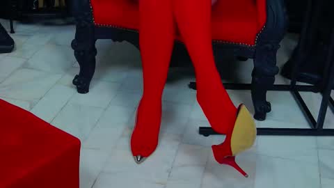 Miss Vanessa online show from 02-19-25, 04:44