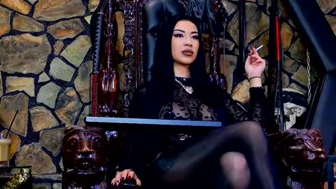 Miss Vanessa online show from 10-18-25, 12:06