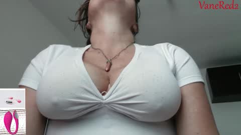 Snapshot of vanessared2 chatting on 04-29-26, 07:20 Vanesared2 online show from 04-29-26, 07:20