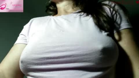 Snapshot of vanessared2 chatting on 07-14-26, 03:00 Vanesared2 online show from 07-14-26, 03:00