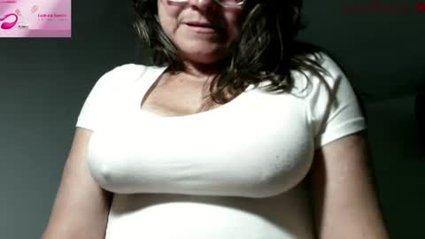 Snapshot of vanessared2 chatting on 07-20-26, 01:31 Vanesared2 online show from 07-20-26, 01:31