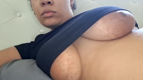 vanessareign online show from 04-10-26, 06:12